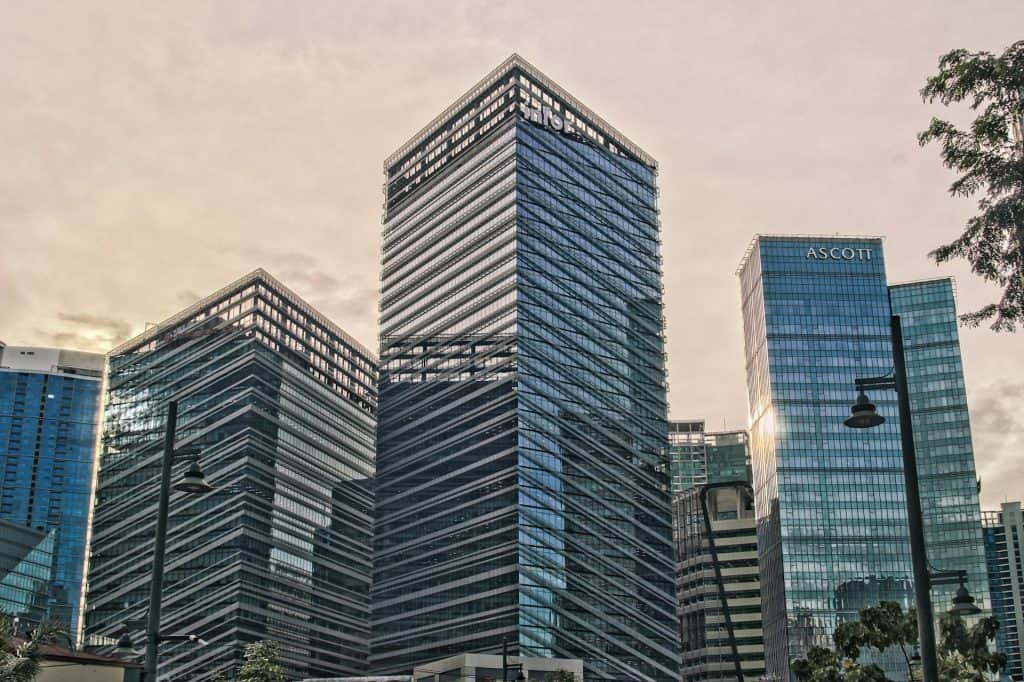 香港企业生态：增长与调整的双重挑战