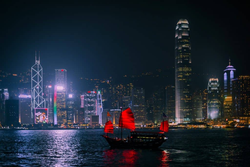香港税务居民身份证明书的介绍_香港维多利亚港夜景